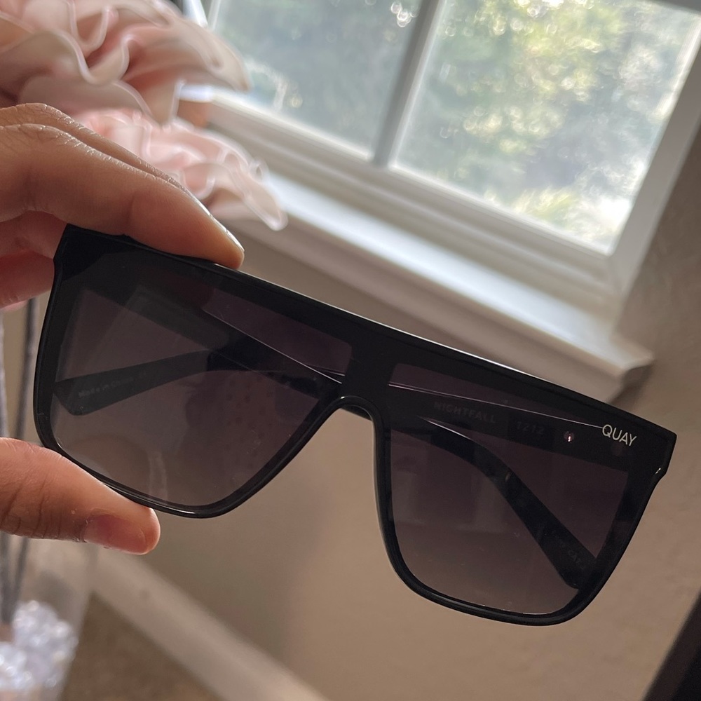 QUAY Sunglasses